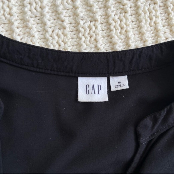 GAP Basic Ruffle Hem Smock Short Dress | Black | Size: M | Women - Picture 5 of 7